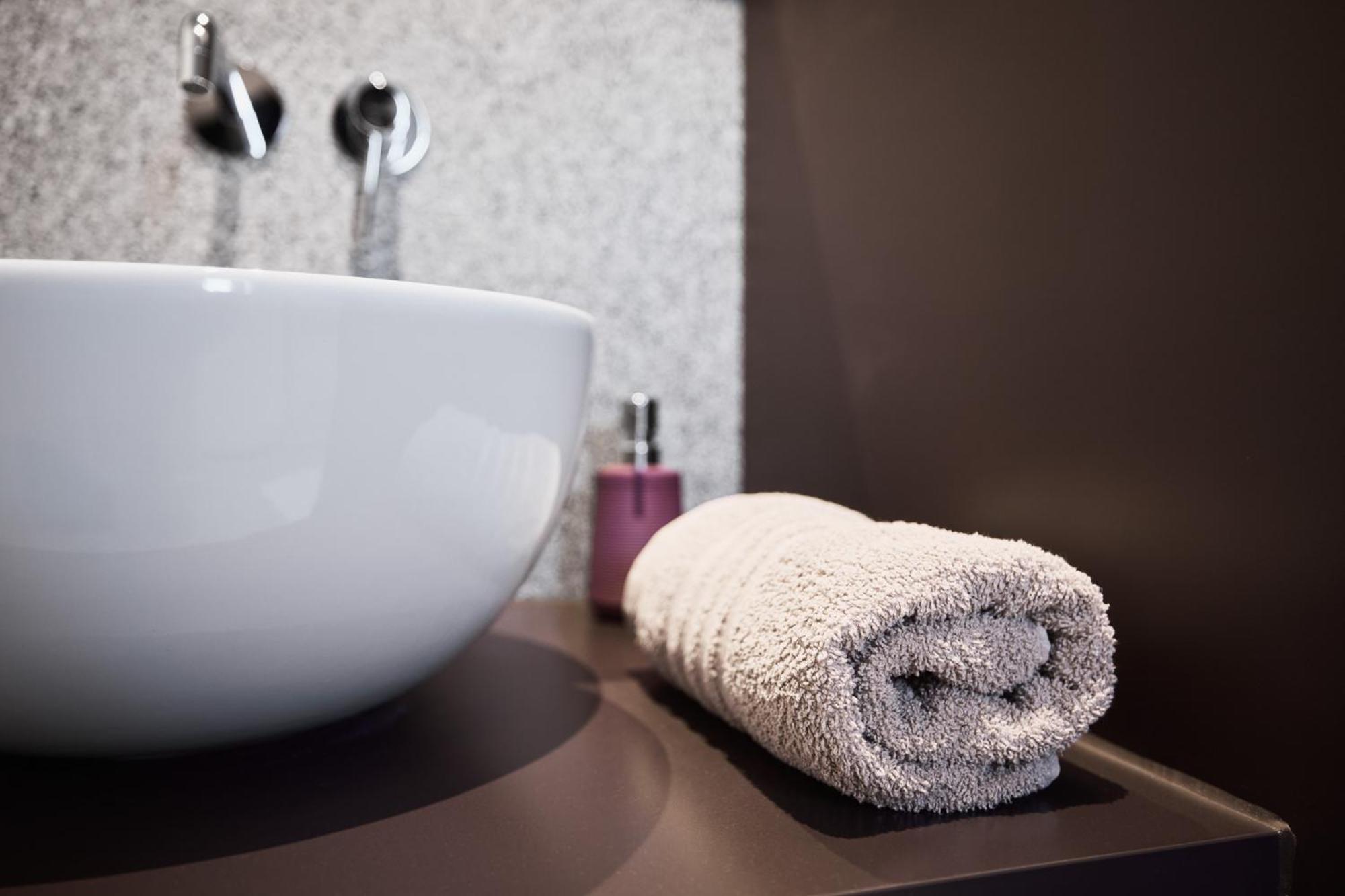 Fine Rooms Випава Екстериор снимка